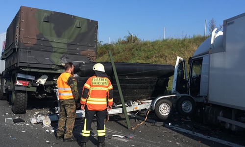 Auf der A2 kam es am Stauende zu einem Auffahrunfall. Fotos: aktuell24/KR