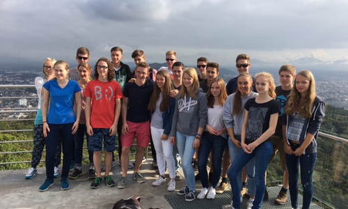 20 Schülerinnen und Schüler vom Gymnasium im Schloss verbringen mit drei Begleitern drei Wochen an der brasilianischen Partnerschule in Joinville, Santa Catarina. Foto: privat
