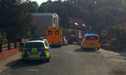 Einige Einsatzkräfte waren angerückt. Foto: Alexander Dontscheff