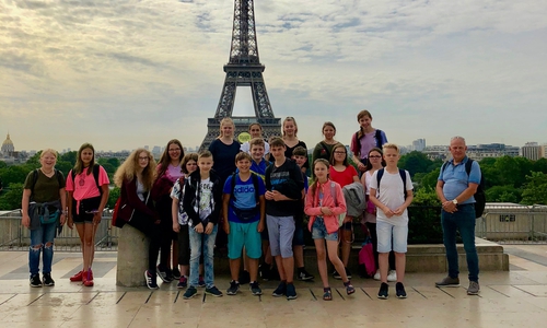 Die Schülerinnen und Schüler der HRS Sickte sahen auch den Eiffelturm in Paris. Foto: Haupt- und Realschule Sickte