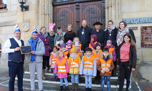 Der Helmstedter Elferrat war gemeinsam mit einer Kindergartengruppe des Kindergartens St. Stephani im Rathaus. Fotos: Stadt Helmstedt/Hartmann