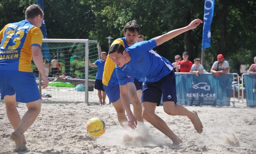 Am 23. und 24. Juni steigt der 18. Beach-Soccer-Cup am Tankumsee. Foto: Frank Krüger