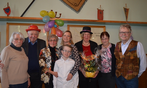 Elfriede Singethan, Jürgen Heinemann, Ilona Warnecke, Dunja Kreiser mit Sohn Vincent, Margrit Heinemann, Renate Voigt, Dieter Manthey. Foto: Privat