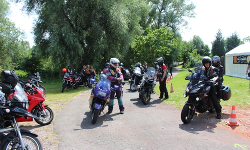 Vom Fümmelsee starteten ab Samstagmittag etwa 60 Biker zur Ausfahrt. Fotos/Video: Alexander Dontscheff