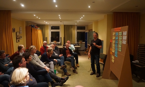 „Die Evesser AUNO DOMO-Arbeitsgruppe entwirft ein komplettes alternatives Mobilitätssystem für die Gemeinde“. Foto: Merkwatt