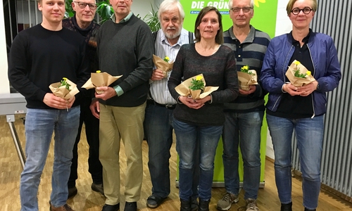 Der neu gewählte Vorstand. Von links: Philipp Schöniger, Pieter K.G. Welge, Michael Haas, Michael Razkowsky, Ulrike Siemens, Holger Barkhau und Ulrike Krause, nicht auf dem Bild: Ghalia El Boustami. Foto: KV Wolfenbüttel
 