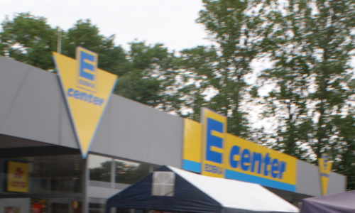 Verwirrte randaliert im E-Center. Foto: Marc Angerstein