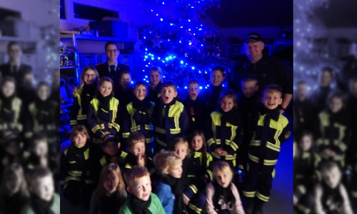Kinderfeuerwehr Grafhorst hinten links Kinderfeuerwehrwartin Wiebke Mommertz hinten rechts stellv. David Kroll. Foto: Feuerwehr