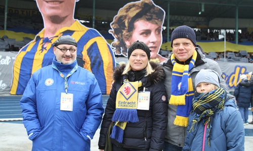 V.l.n.r.: Karsten König, Dunja Kreiser, der Braunschweiger Landtagsabgeordnete Christoph Bratmann (SPD) mit seiner Tochter. Foto: Robin Koppelmann