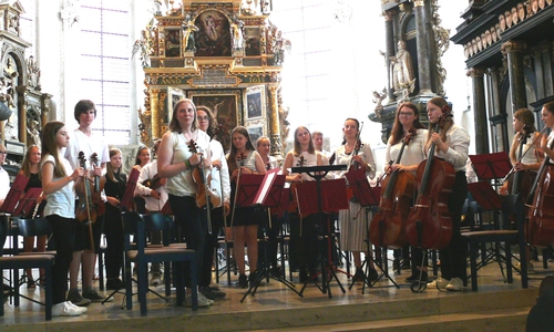 Großer Auftritt für das Ensemble des GiS. Fotos: Gymnasium im Schloss