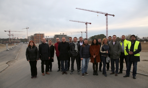 Fünfzehn Vertreter aus unterschiedlichen Wirtschaftsunternehmen mit Sitz in den baltischen Staaten waren im Rahmen der Delegationsreise „Smart City and Smart Energy“ kürzlich auch in Wolfsburg zu Besuch. Foto: Volkswagen Immobilien GmbH