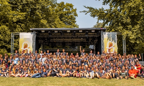 Die Veränder.Bar veranstaltet ihre fünfte Vernissage und freut sich, viele Bildkünstlerinnen und -künstler vom Summertime Festival begrüßen zu dürfen. Foto: Johannes Krull