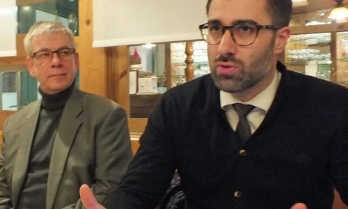 Die Referenten Wolfgang Schmidt und Sebastian Gutt sorgten für einen unterhaltsamen Abend. Foto: Achim Klaffehn