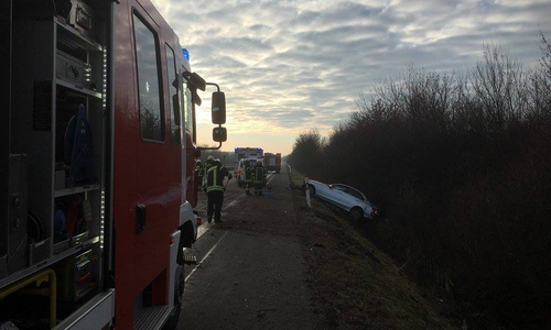 Die Feuerwehr musste zu einem Unfall auf die A395 ausrücken. Fotos: Feuerwehr Wolfenbüttel.