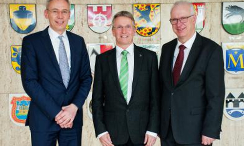 Kai-Uwe Hirschheide, Dr. Gerhard Meier und Werner Borcherding. Foto: Stadt Wolfsburg