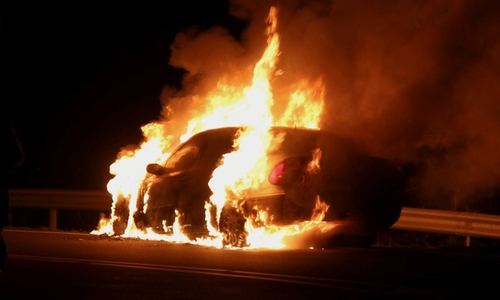 Der Fahrer konnte sich rechtzeitig in Sicherheit bringen. Fotos/Video: Rudolf Karliczek