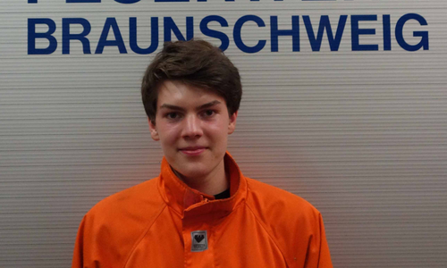 Malte. Als erstes Mitglied der 2009 gegründeten Kinderfeuerwehr hat er nun den ersten Teil der Grundausbildung für die aktive Wehr abgeschlossen. Foto: Privat