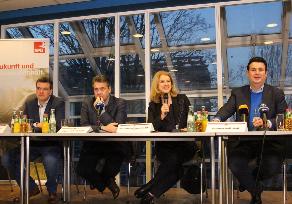 Dr. Alexander Saipa, Sigmar Gabriel, Petra Emmerich-Kopatsch und Hubertus Heil stellten sich der Diskussion. Fotos/Video: Sandra Zecchino