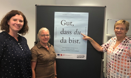 Von links: Lucie Prochazkova und Ulla Evers von der Ländliche Erwachsenenbildung (LEB) sowie Gleichstellungsbeauftragte Christine Gehrmann. Foto: Privat