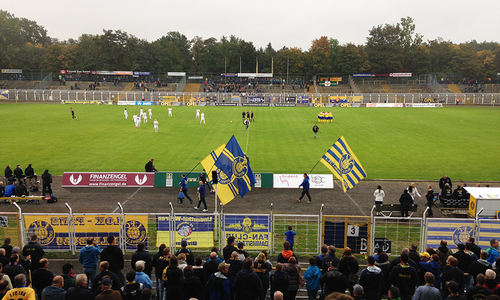 1.200 Zuschauer sahen ein einseitiges Testspiel im Bruno-Placke-Stadion. Foto: privat