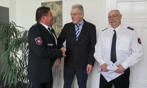 Frank Oppermann, Rüdiger Lehmann und Wolfgang Wilke bei der Verabschiedung aus dem Katastrophenschutzstab. Foto: Landkreis Wolfenbüttel