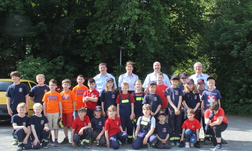 24 jungen Brandschützer der Kinderfeuerwehren aus Lamme, Melverode, Lehndorf, Thune, Watenbüttel, Rautheim und Bevenrode nahmen am Sonntag an der Prüfung zum Brandfloh teil. Fotos: Anke Donner
