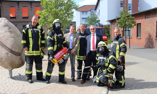 Die Liebenburger Ortsfeuerwehr mit neuem Löschgerät. Foto: DR. FONTHEIM