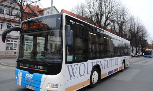 Um die Schüler zur IGS Schöppenstedt zu befördern sollen einige Busse mehr eingesetzt werden. Symbolfoto: Archiv