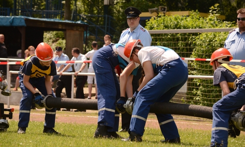 Am Sonntag trafen sich Jugendfeuerwehren aus dem Landkreis Goslar in Oker zum Kreisentscheid des Bundeswettbewerbs. Fotos: Feuerwehr Oker 