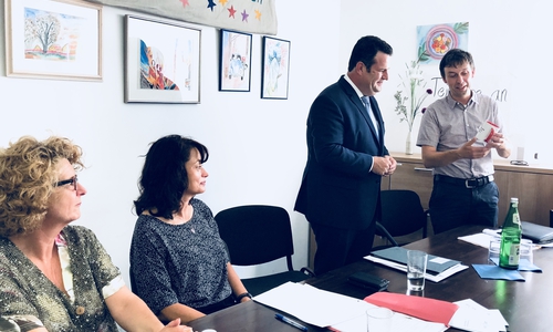 Hubertus Heil besuchte während seiner Sommerreise die Kontaktstelle der Arcus in Peine. Foto: SPD