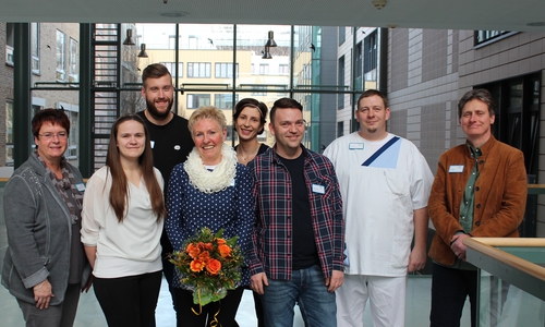 Von links: Dagmar Schimkowiak, Franziska Klaß, Alexander Hübner, Martina Daubitz, Sabrina Abagat, Marco Di Maggio, Andre Stramm und Christiane Bitter. Foto: Klinikum Wolfsburg