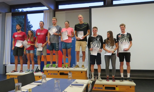 Die Gewinnerinnen und Gewinner der Teamwettkämpfe bei der Siegerehrung. Fotos: Ostfalia