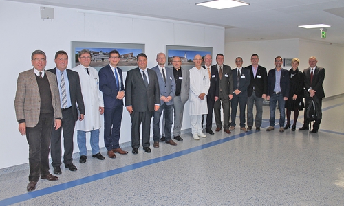 Bundes- und Landtagsabgeordnete und die Stadt besuchten am Mittwochabend das Klinikum. Foto: Städtisches Klinikum