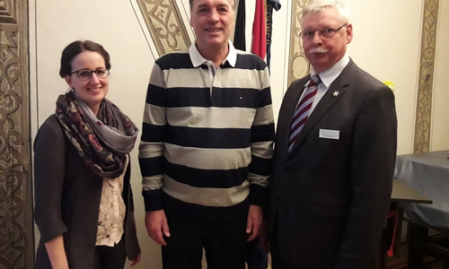 Sonja Schulz (Wirtschaftsförderung der Stadt Wolfenbüttel, von links), der Referent Andreas Kißling von der Künstlersozialkasse und Dietrich Behrens (Geschäftsführer Existenz & Zukunft).  Foto: E&Z