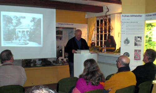 Jochen Buchholz führte durch den 2. Winterabend des Heimathauses. Foto: privat
