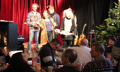Die Bescherung fand in den vergangenen Jahren im Theater Das Kult statt. Nun zieht man in eine größere Location um. Foto: Archiv/Alexander Dontscheff