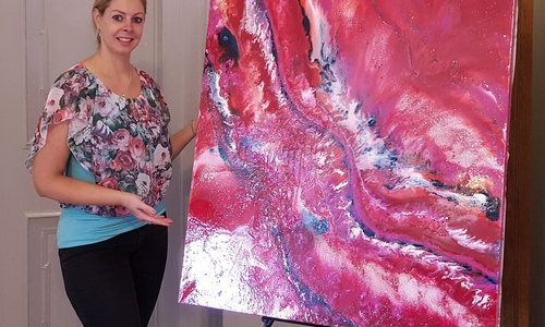 Die Ausstellung „Modern Art, die Kunst zu malen“ mit Werken von Melanie Dvořák ist in Sickte eröffnet worden. Foto: Sickter Kulturinitiative
