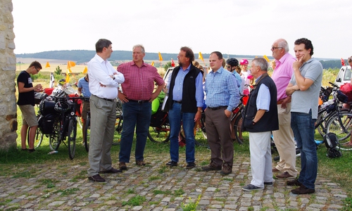 Im Bild v.l.n.r.: Karsten Behr, Frank Oesterhelweg, Dr. Michael Geschwinde, Tobias Schliephake, Michael Grall, Helmut Wilm, Jörn Alpers. Foto: Henning Meyer