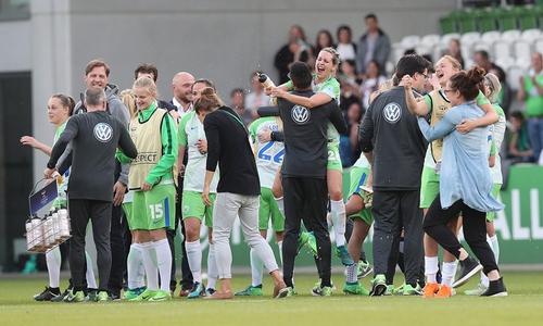 Finale! Die Frauen des VfL Wolfsburg fahren verdient nach Kiew. Fotos: Agentur Hübner; Bericht: Fabian Rampas
