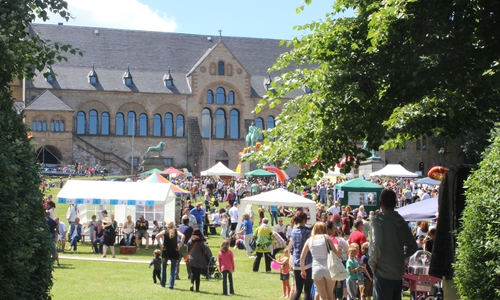 Dieses Wochenende lockt unter anderem mit einem kreativen Kinderfest vor der Kaiserpfalz in Goslar. Symbolbild: Anke Donner

