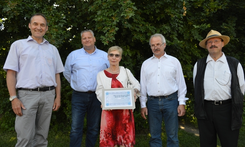 Chor Dettum spendet an Grundschule Dettum. Von links: Günther Kampen, Markus Wedemeyer, Sibylle Beyer, Stefan Günter, Georg Kynaß Foto: Margit Richert