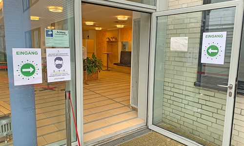 Pro Patient ist nur noch ein Besucher am Tag erlaubt. 