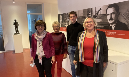 von links nach rechts: Dr. Christine Arbogast, Dezernentin, Annegret Ihbe Ratsfrau, AFB, Nils Welsch AFB-im SPD Unterbezirk, Vorsitzender und Bettina Hofmann, AFB-Stellvertreterin.