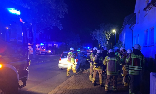 Die Einsatzkräfte untersuchten ein Wohnhaus in Harlingerode nach einem möglichen Kohlenmonoxid-Leck. 