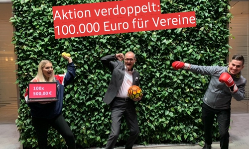 In der Mitte Jürgen Twardzik, Vorstandsvorsitzender der Sparkasse Hildesheim Goslar Peine zusammen mit den beiden Auszubildenden Lara-Joelle Schulz und Sascha Droit. 