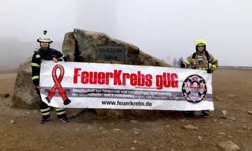 Christian Marquardt (rechts im Bild) mit seinem Kameraden Luis aus Cramme beim Lauf auf den Brocken.