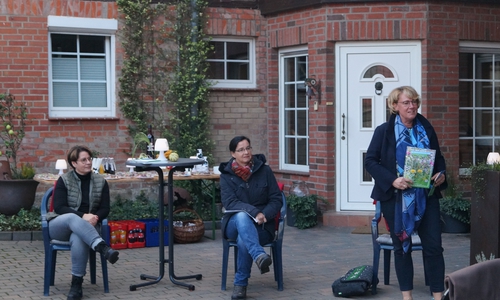 Vorsitzende des Arbeitskreises Landwirtschaft der CDU Helmstedt, Britta Michel, Landtagsabgeordnete Veronika Koch, Niedersachsens Landwirtschaftsministerin Barbara Otte-Kinast 