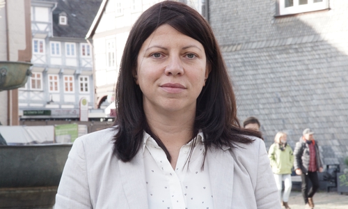 Marina Vetter, Geschäftsführerin der Goslar Stadtmarketing GmbH berichtet im Podcast über die Gründe für die Absage von Weihnachtsmarkt und Weihnachtswald in Goslar. Podcast: Marvin König