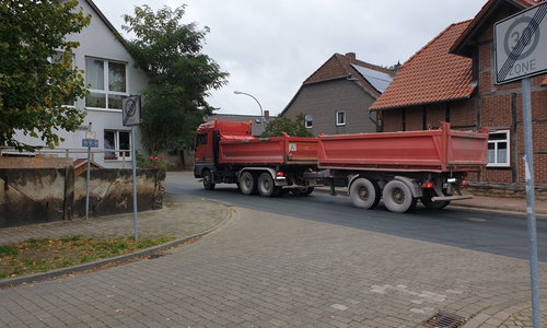 Die LKW Fahrer nehmen oftmals eine Abkürzung.