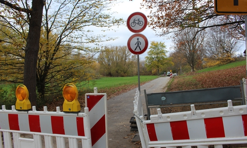 Der Weg an der Oker ist derzeit gesperrt.